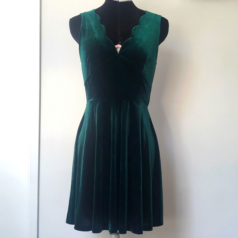 NWOT Aqua Emerald Green Velour A Line Dress Scalloped Neckline Size S